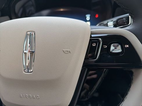 New 2026 Lincoln Corsair Premiere image 15