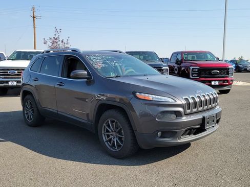 Used 2014 Jeep Cherokee Latitude w/ Trailer Tow Group AWD/4WD image 4