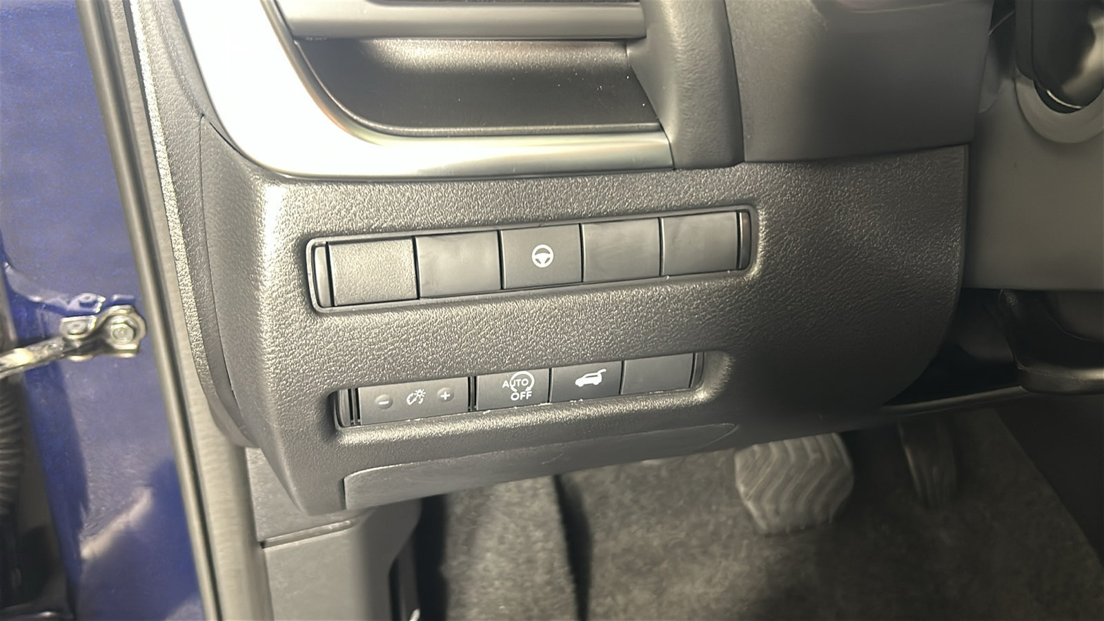 Certified 2026 Nissan Rogue SV AWD/4WD image 24