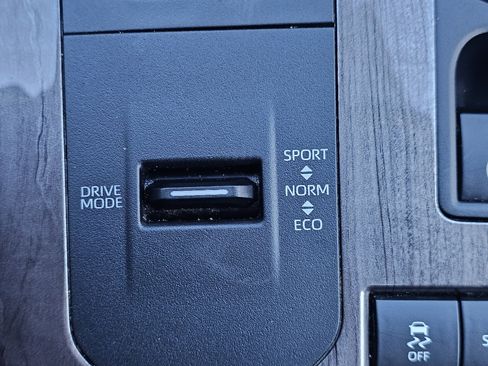 Used 2020 Toyota Highlander Limited image 33