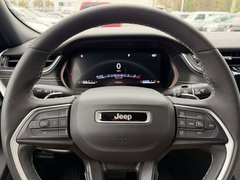 Used 2023 Jeep Grand Cherokee L Laredo AWD/4WD image 35