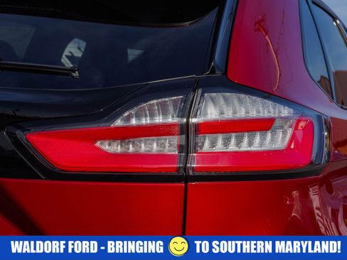 Used 2022 Ford Edge ST-Line w/ Class II Trailer Tow Package image 9