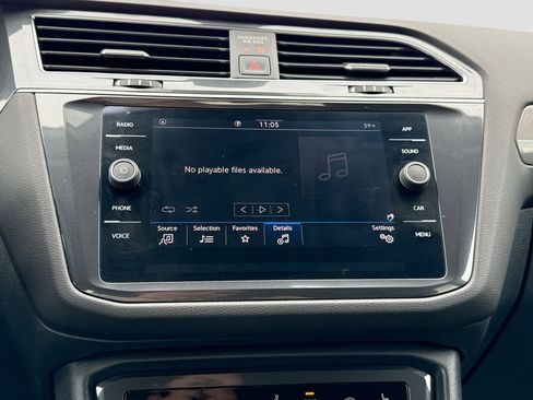 Used 2023 Volkswagen Tiguan SE image 28