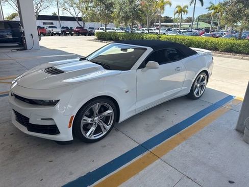 Used 2020 Chevrolet Camaro SS image 2