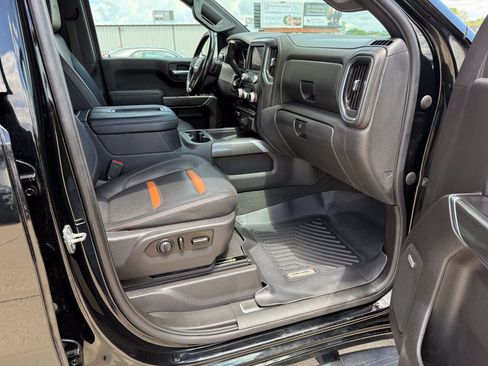 Used 2021 GMC Sierra 1500 AT4 w/ Technology Package AWD/4WD image 11