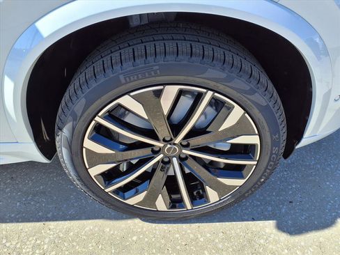 New 2026 Volvo XC90 T8 Plus image 9