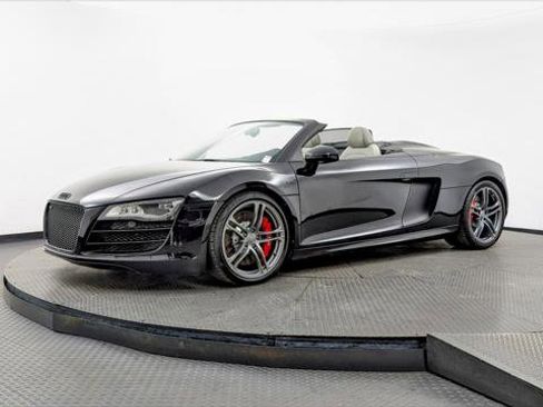 Used 2011 Audi R8 V10 w/ Enhanced Leather Pkg image 2