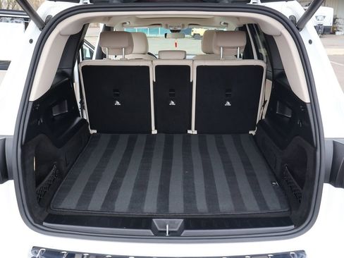 Used 2022 Mercedes-Benz GLB 250 4MATIC image 32