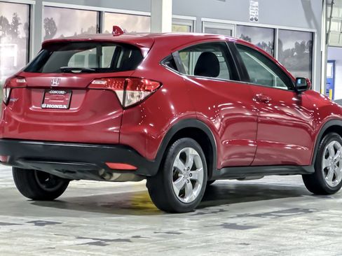 Used 2016 Honda HR-V LX image 8