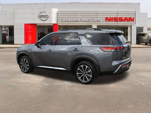 New 2026 Nissan Pathfinder Platinum w/ Cargo Package FWD image 5