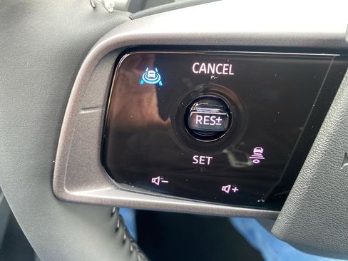 Used 2025 Nissan Murano SV image 12