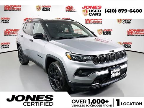 Used 2023 Jeep Compass Latitude w/ Convenience Group AWD/4WD image 1