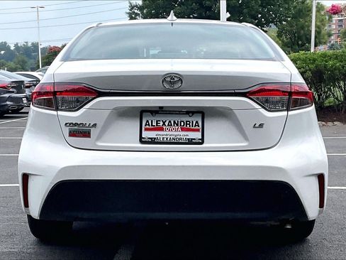 Used 2024 Toyota Corolla LE FWD image 4