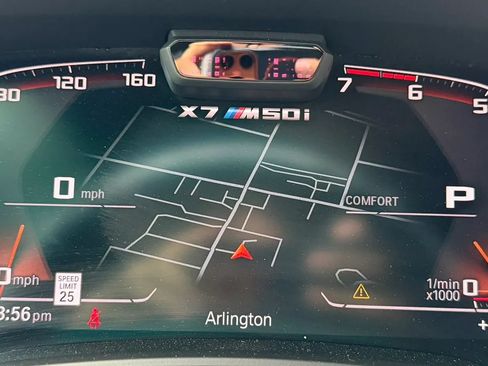 Used 2022 BMW X7 M50i w/ Dynamic Handling Package AWD/4WD image 23