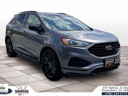 Used 2022 Ford Edge SE w/ Black Appearance Package