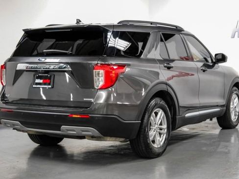 Used 2020 Ford Explorer XLT w/ Equipment Group 202A image 7