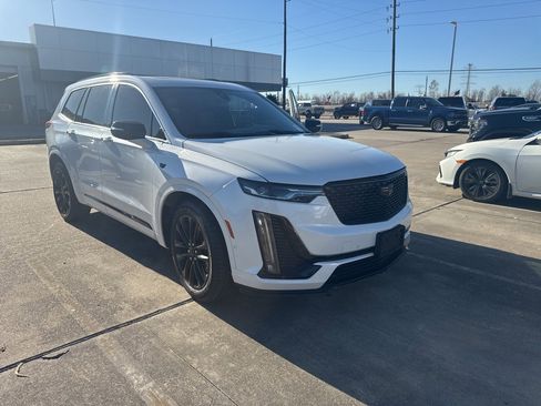 Used 2021 Cadillac XT6 Premium Luxury image 10