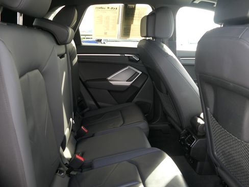 Used 2024 Audi Q3 2.0T Premium image 27