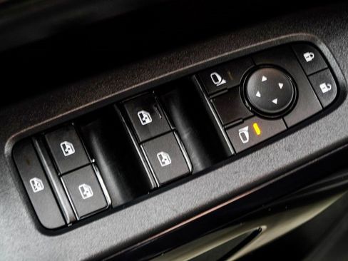 Used 2025 Nissan Pathfinder SV AWD/4WD image 42