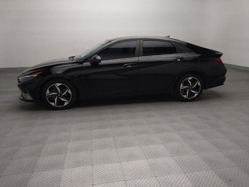 Used 2022 Hyundai Elantra Limited w/ Cargo Package FWD image 2