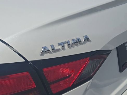 Used 2020 Nissan Altima 2.5 SL FWD image 10