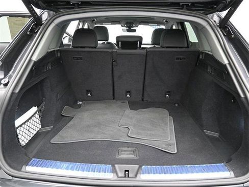 Certified 2025 Audi Q5 Premium w/ Convenience Package image 31