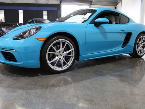 Used 2018 Porsche 718 Cayman Base image 6