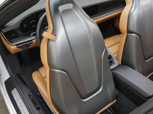 Used 2024 Porsche 911 Targa 4S w/ Premium Package image 87