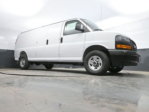 New 2026 GMC Savana 2500 Extended RWD image 27
