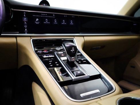 Used 2019 Porsche Panamera w/ Premium Package image 18