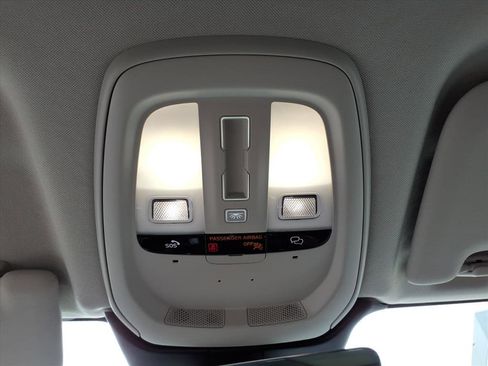 Certified 2023 Volvo XC60 B5 Plus image 21