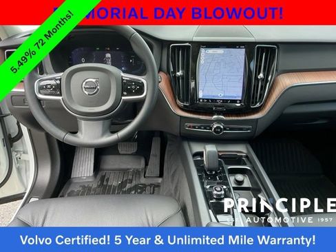 Certified 2023 Volvo XC60 T8 Plus AWD/4WD image 17
