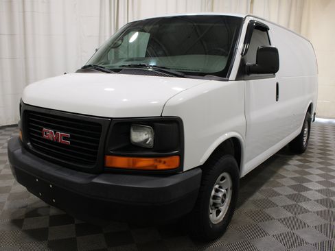 Used 2013 GMC Savana 2500 w/ Cold Climate Package RWD image 30