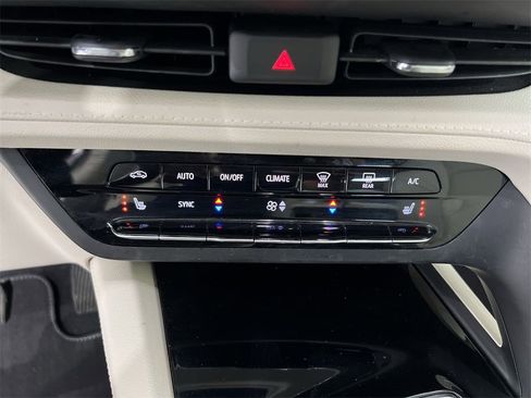 Used 2021 Buick Envision Essence image 16