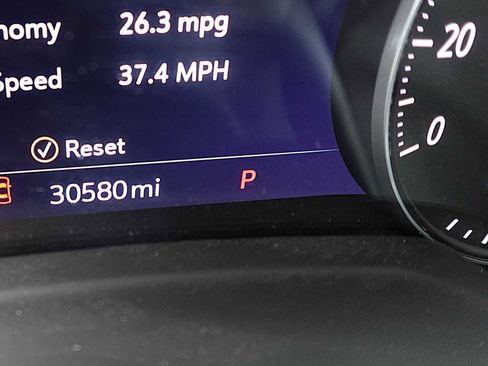 Used 2023 Buick Envision Essence AWD/4WD image 16