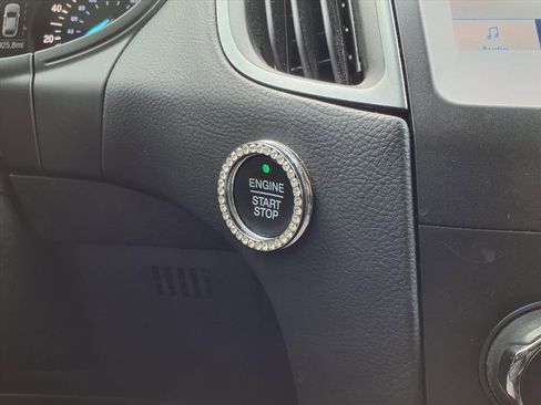 Used 2020 Ford Edge SE image 11