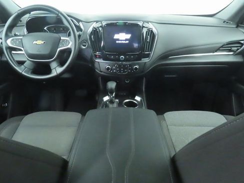 Used 2023 Chevrolet Traverse LT image 13