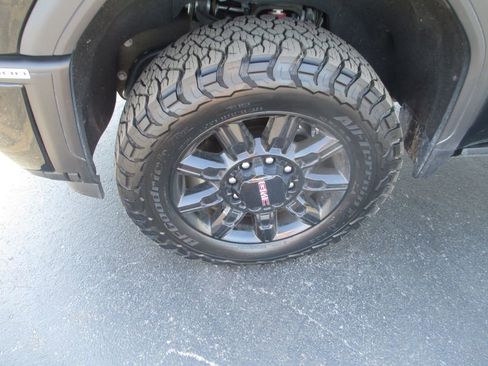 Used 2024 GMC Sierra 2500 AT4 w/ AT4 Premium Plus Package AWD/4WD image 14
