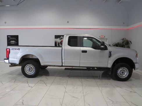 Used 2018 Ford F250 XL w/ Power Equipment Group AWD/4WD image 2