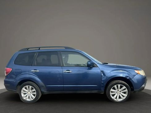 Used 2011 Subaru Forester 2.5X Premium image 4