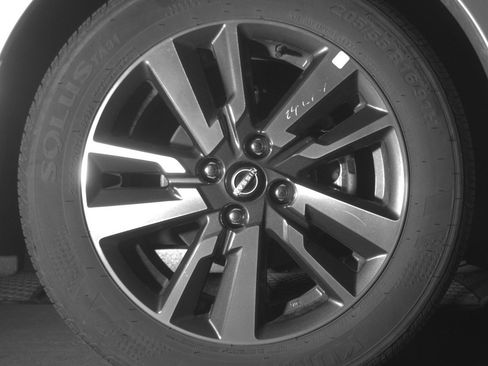 Used 2025 Nissan Versa SV FWD image 13