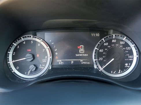 Used 2023 Toyota Highlander XLE image 14