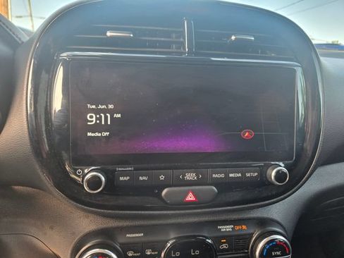 Used 2023 Kia Soul GT-Line FWD image 5