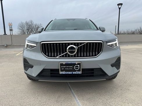 Certified 2025 Volvo XC40 B5 Core image 2