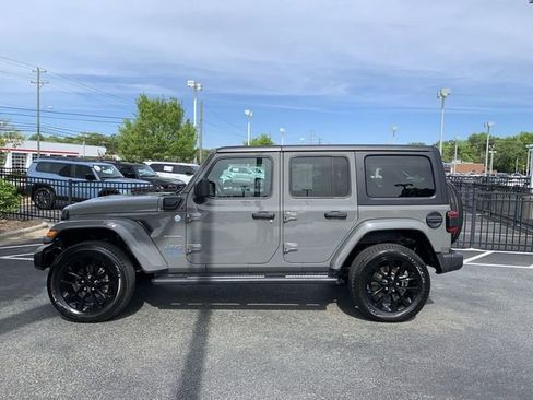 Used 2021 Jeep Wrangler Unlimited Sahara w/ Dual Top Group AWD/4WD image 5