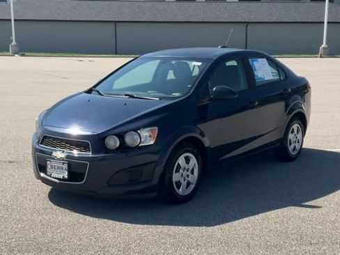 Used 2015 Chevrolet Sonic LS FWD image 4