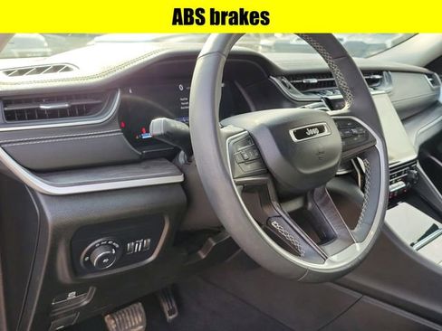 Used 2023 Jeep Grand Cherokee L Limited image 23