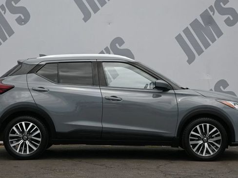 Used 2021 Nissan Kicks SV FWD image 4