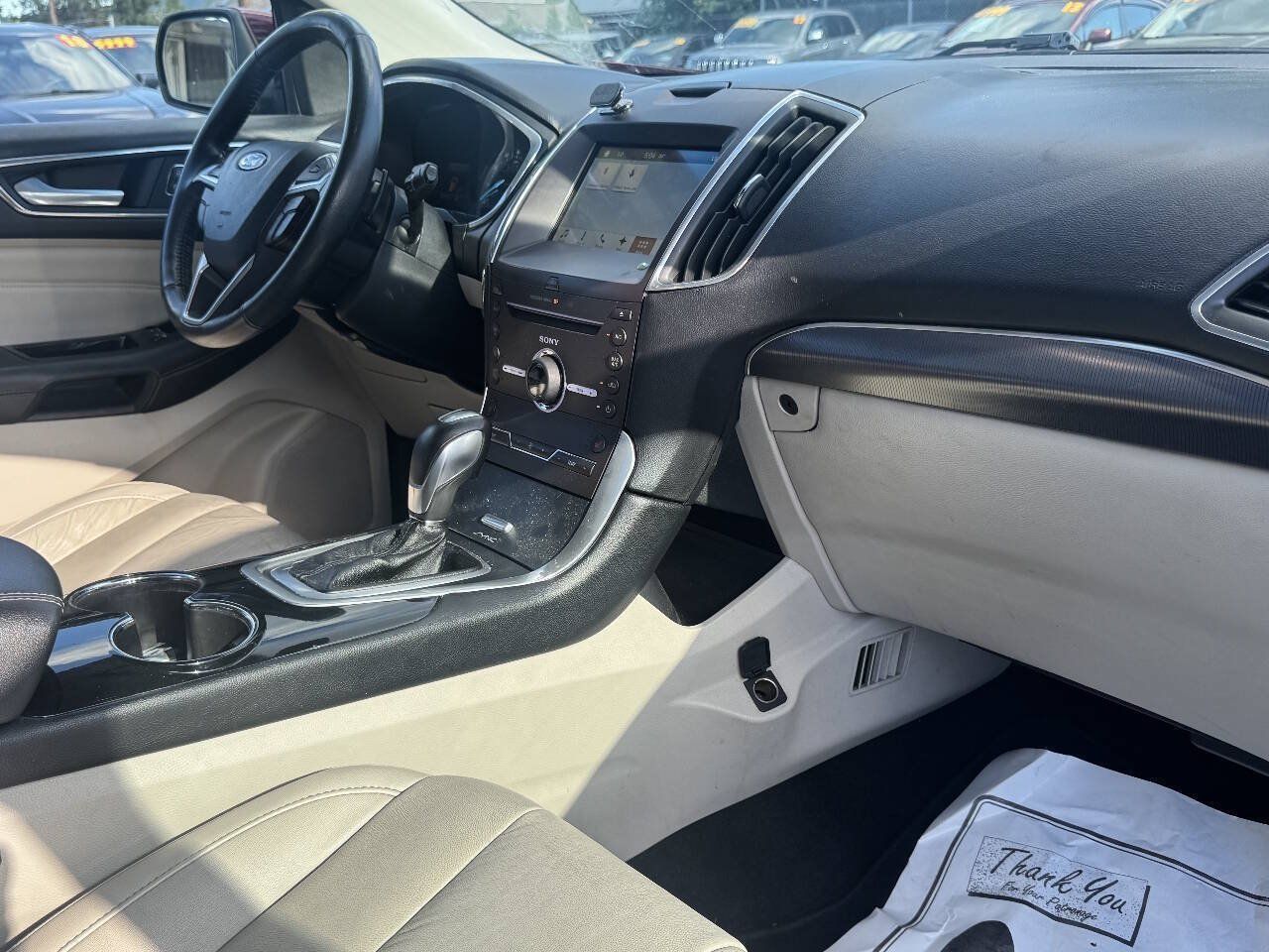 Used 2016 Ford Edge Titanium w/ Technology Package AWD/4WD image 16