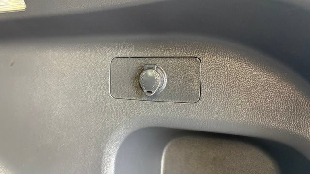 Used 2025 Toyota RAV4 XLE FWD image 5